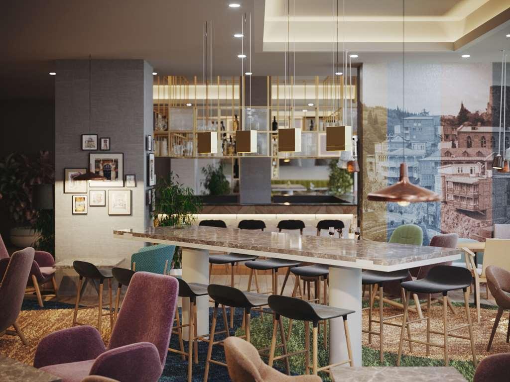 Hilton Garden Inn Tbilisi Riverview Restaurace fotografie
